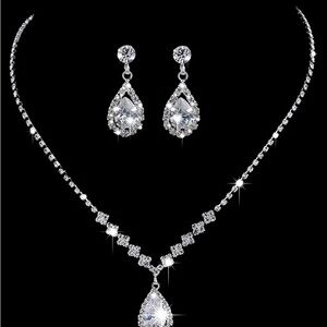 Elegant Silver Necklace and Earring Set